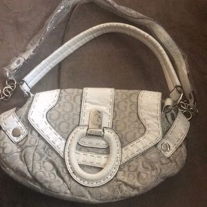 Small Guess Purse with additional shoulder strap